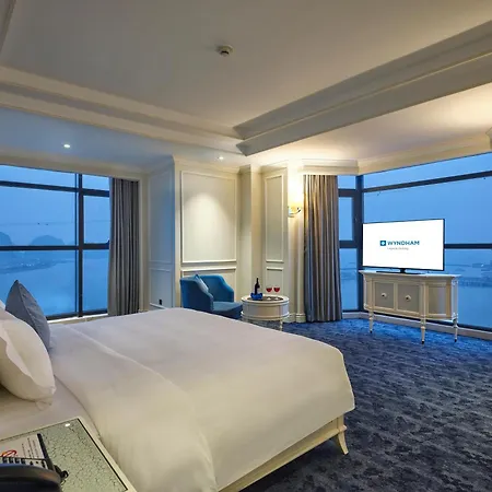 Wyndham Legend Halong Hotel Ha Long Exterior photo