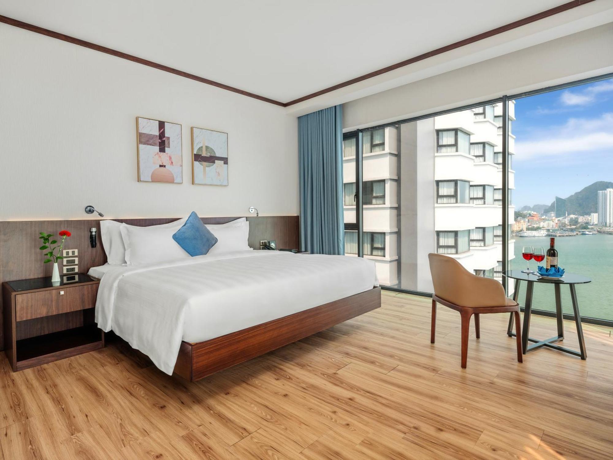 Wyndham Legend Halong 5*