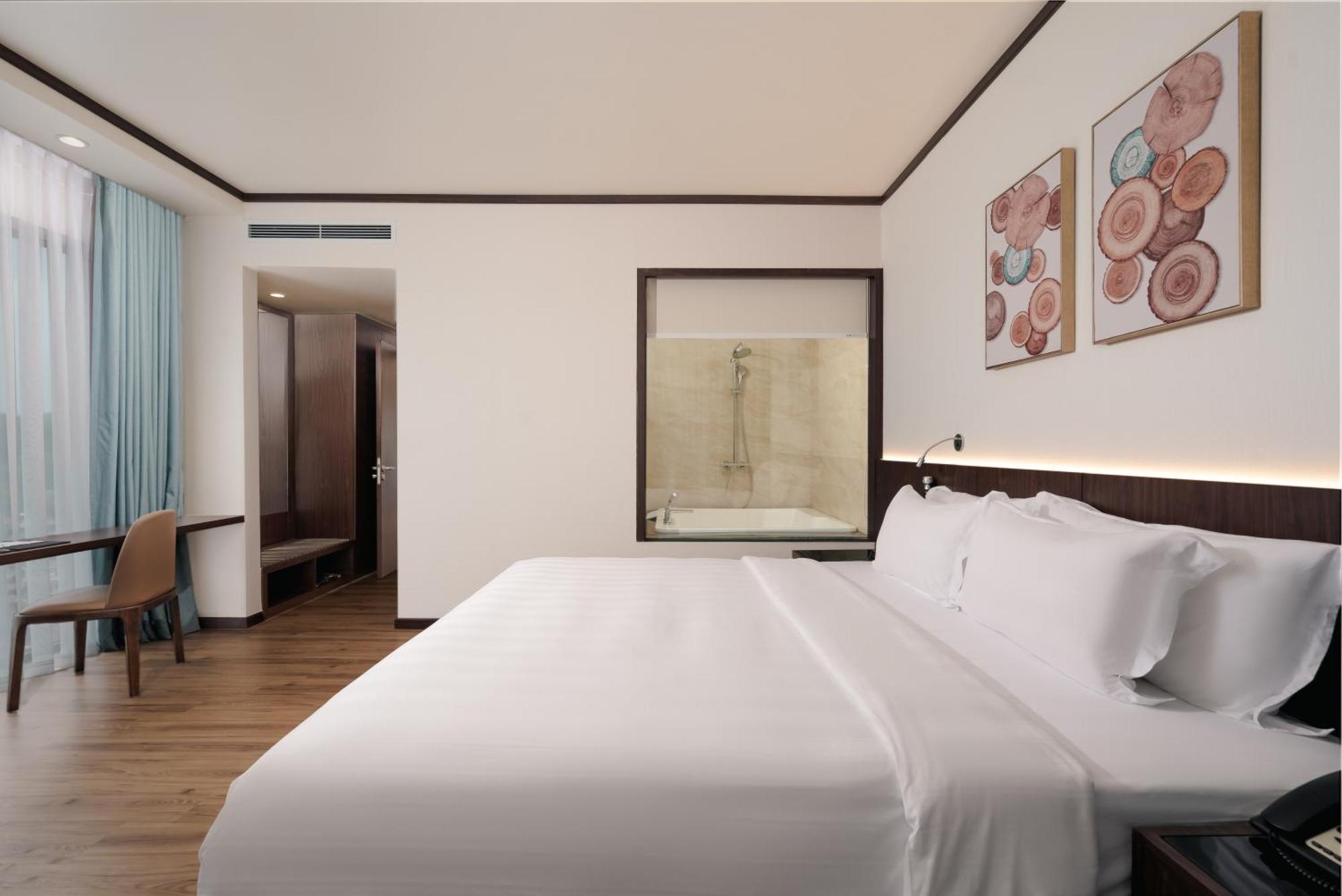 Wyndham Legend Halong