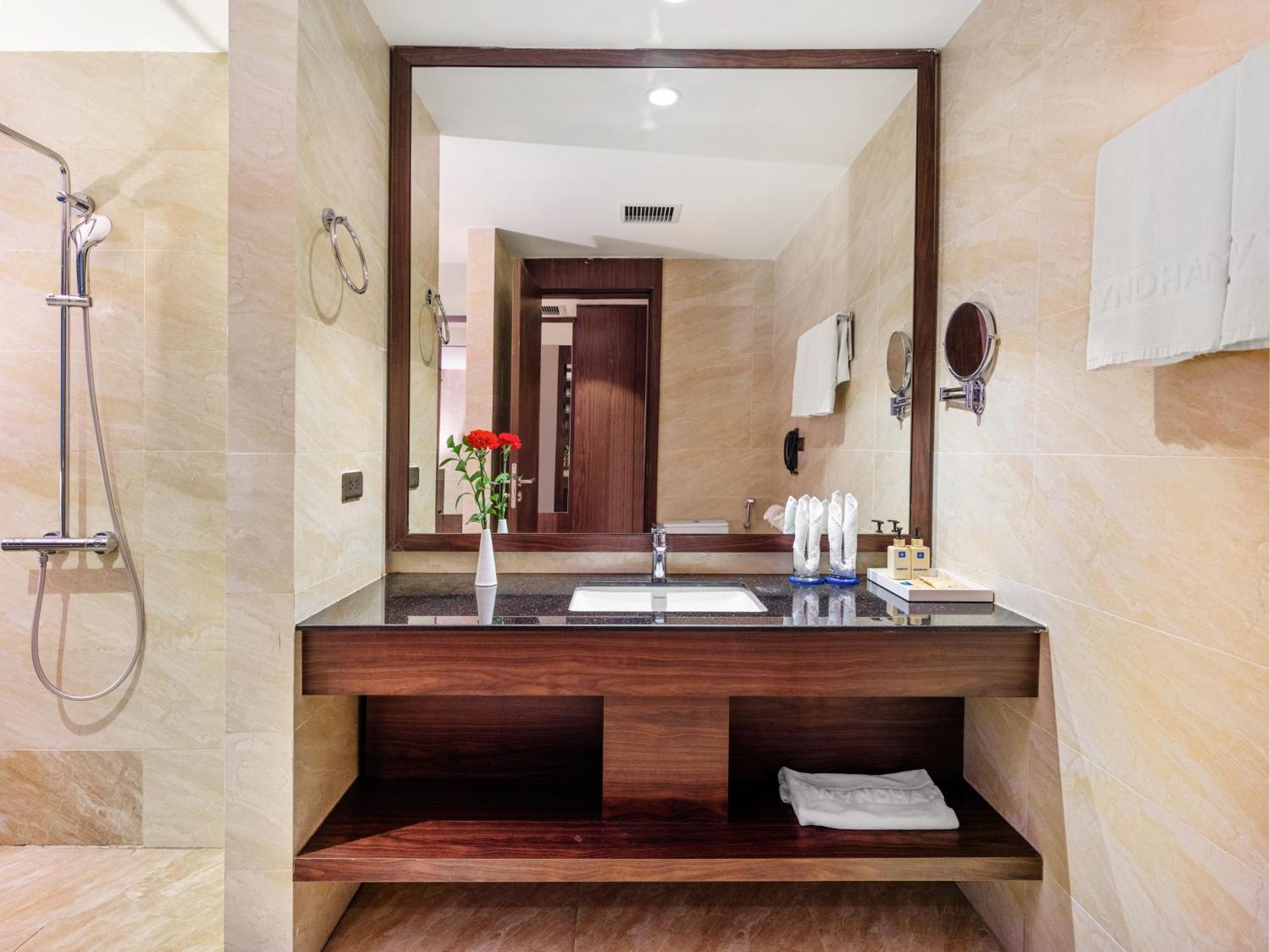 Wyndham Legend Halong Hotel