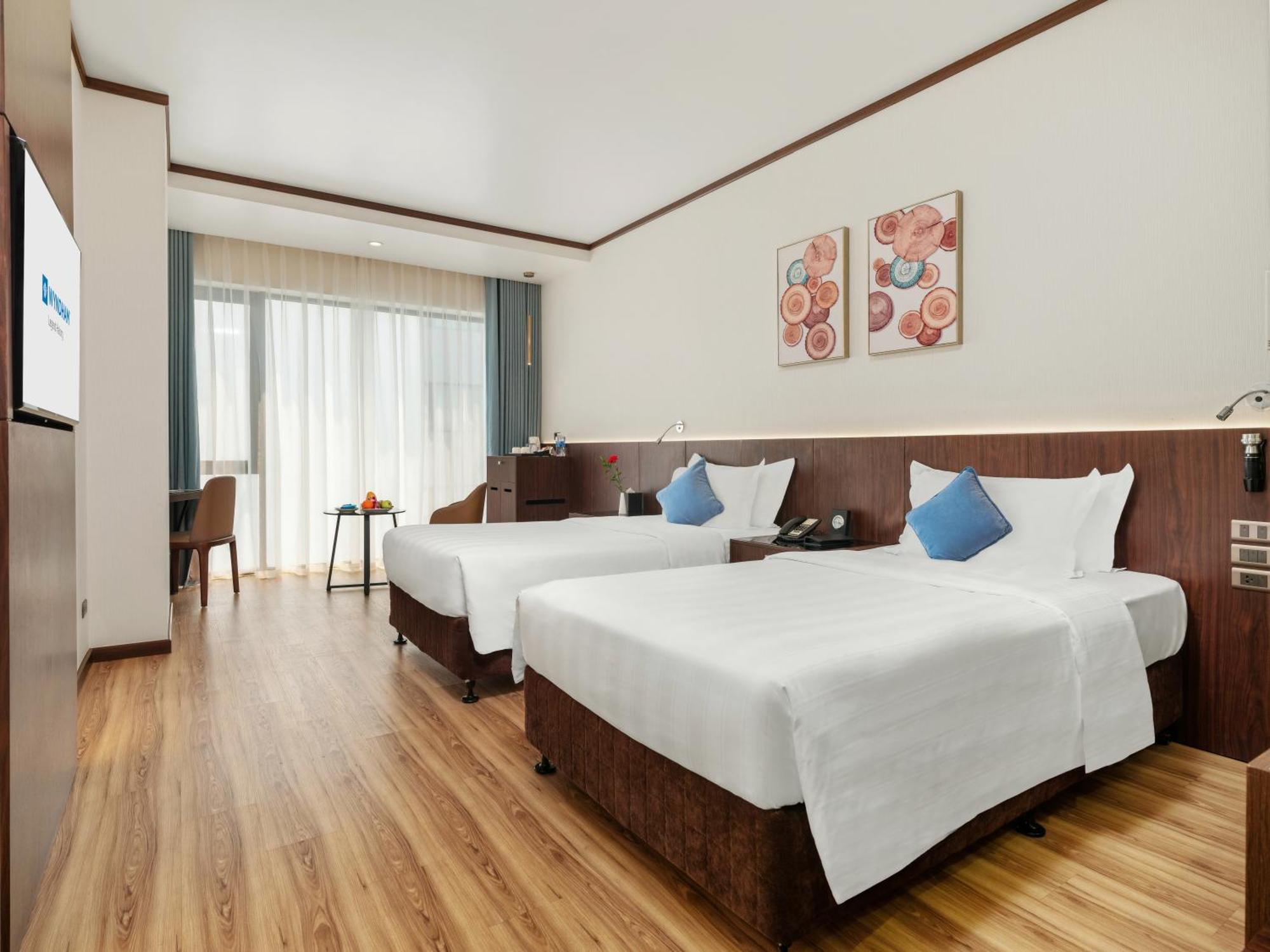 Wyndham Legend Halong 5*